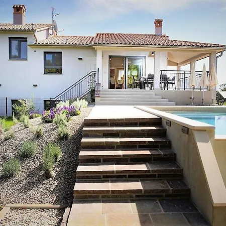 Mit Privatpool Fuer 6 Personen Ca 160 Qm In Pula, Istrien Istrische Riviera * Pula