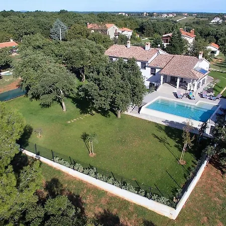 Holiday home Mit Privatpool Fuer 6 Personen Ca 160 Qm In Pula, Istrien Istrische Riviera Pula