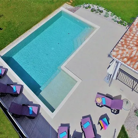 Mit Privatpool Fuer 6 Personen Ca 160 Qm In Pula, Istrien Istrische Riviera 普拉